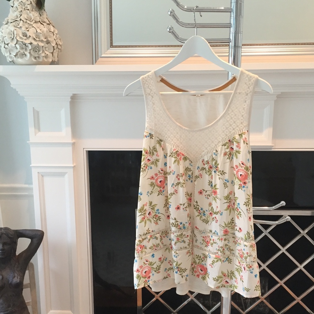 Hint of Mint floral print top with woven details